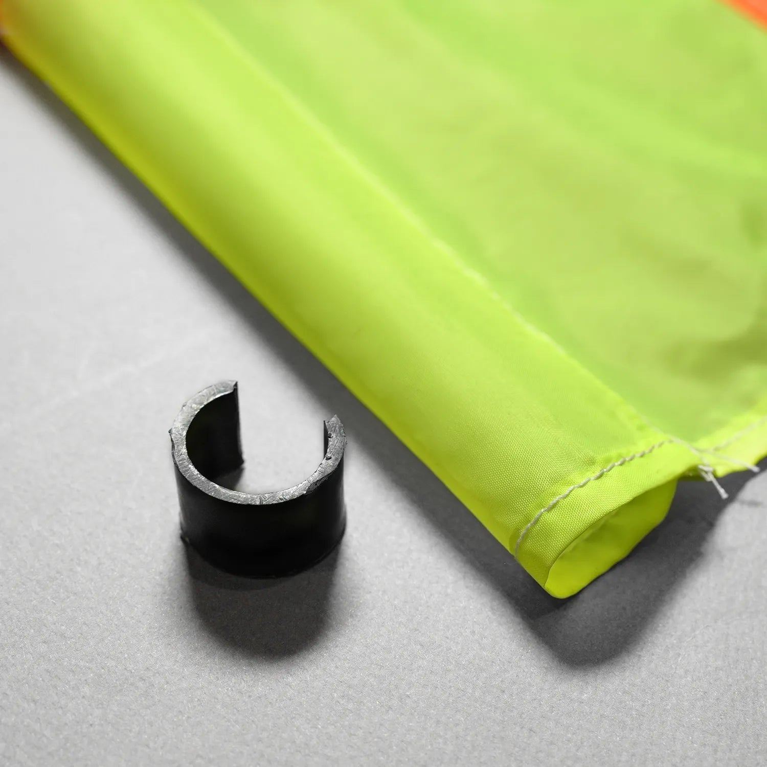 SUMMIT FLAG & CLIP