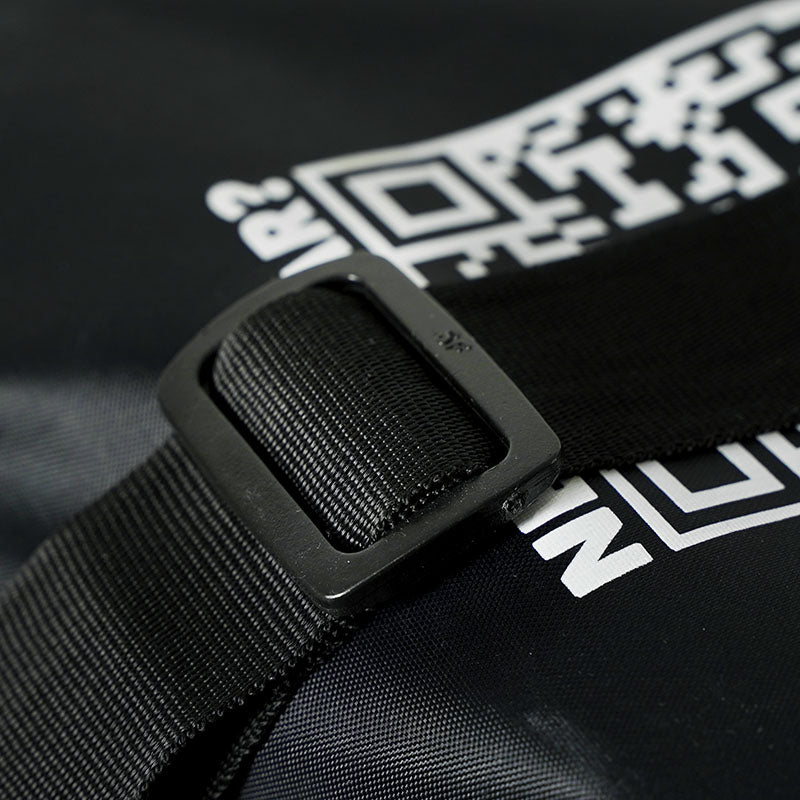 Close up view of heavy duty 8 ball bag showing adjustable strap