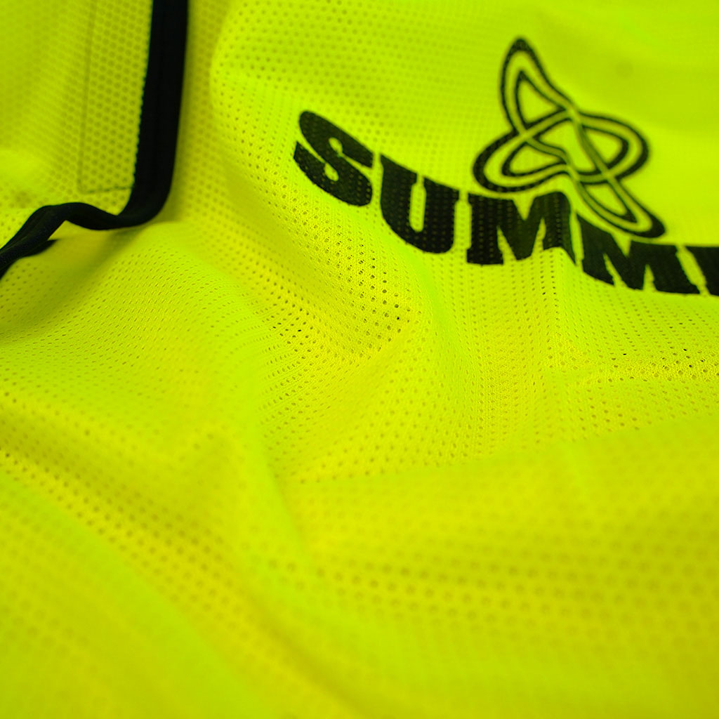 mesh sports bib close
