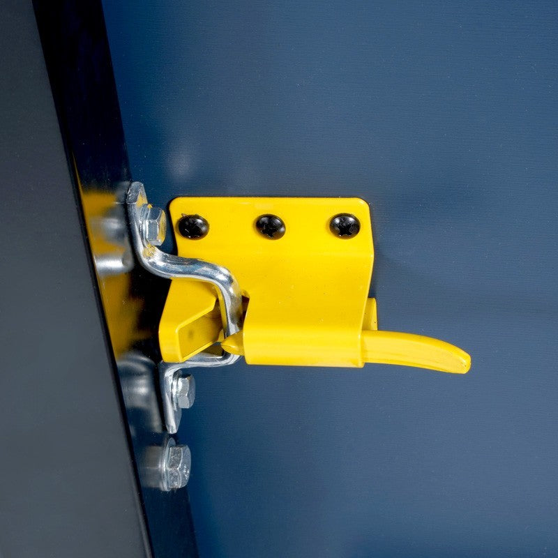 SUNFLEX Pioneer Competition ITTF Indoor Table Tennis Table locking system in use