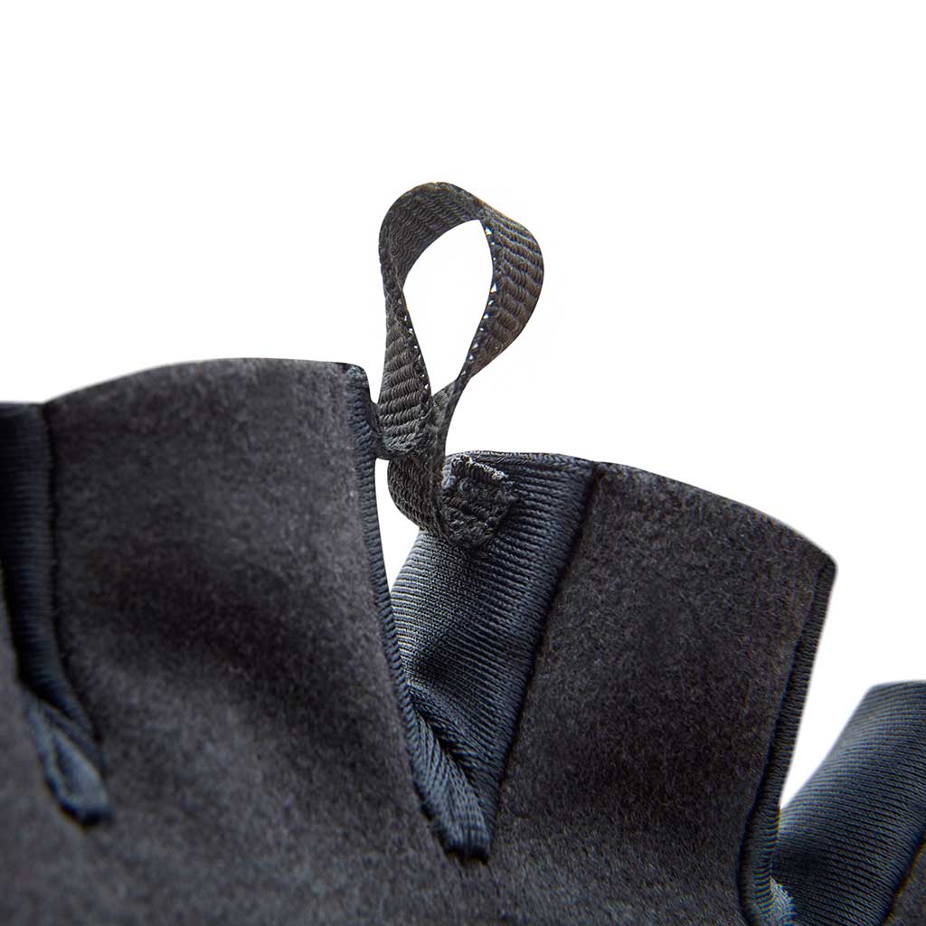 adidas fitness womens glove include a ring pull for easy use and wear during fitness training sessions.
